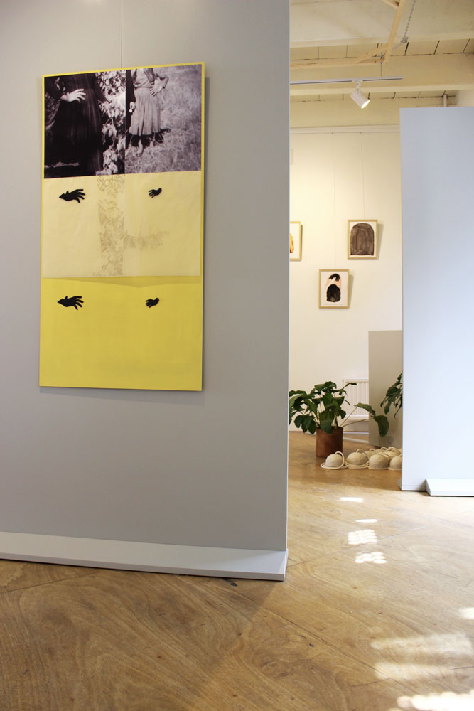 Dialogue van Natalia Ossef in Movement Exposed Gallery Space